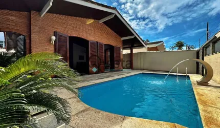 Casa à Venda na Enseada no Guarujá | Qvista inteligência imobiliário