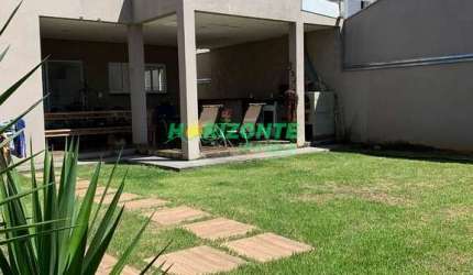 Casa com 4 dormitórios à venda, 230 m² - Urbanova - São José dos Campos/SP