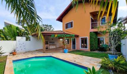 Urbanova casa à venda no Altos da Serra  São José dos Campos