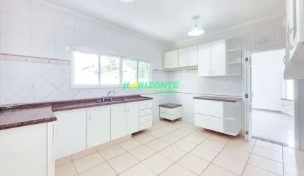 Casa á venda no Condomínio de alto padrão  com 4 dormitórios com piscina  Urbanova São José dos Cam