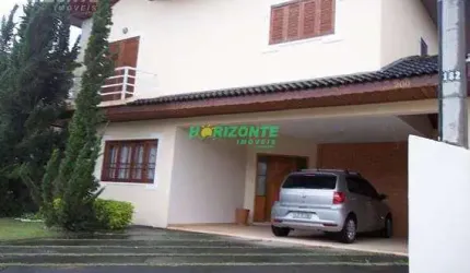 Sobrado para Locação 4 Quartos, 2 Suites, 2 Vagas, 300M², Urbanova, São José dos Campos - SP | Alto