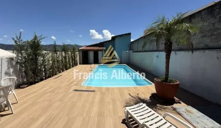 Casa 3 dormitórios sendo 1 Suíte  com Piscina e Churrasqueira em Extrema MG