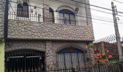 Casa para Venda em São Gonçalo, Parada 40, 3 dormitórios, 3 suítes, 6 banheiros, 1 vaga