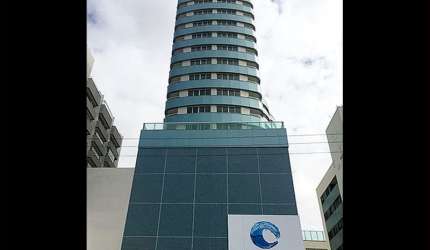 Apartamento à Venda em Ondina Ocean 2 suítes vista mar