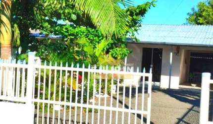 Casa com 3 dormitórios à venda, 80 m² Balneário Arroio do Silva/SC