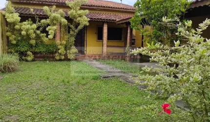 Casa a venda em Ilha Comprida com 3 quartos 2 banheiros quintal - Balneário Leão de Iguape