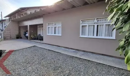 Casa com 3 quartos à venda no Garcia, Blumenau  por R$ 495.000