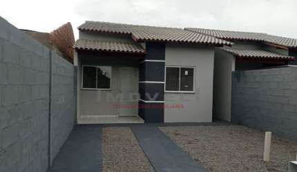 Casa com 2 quartos no Colinas