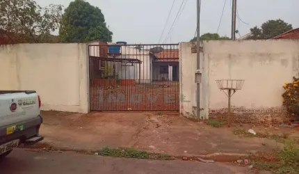 Casa com 2 quartos no Jardim Paula2
