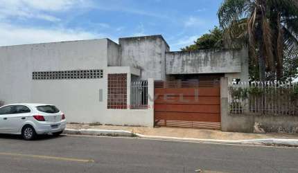 Casa com 3 quartos sendo 1 suíte com closet em Várzea Grande