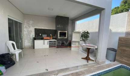 Casa com 2/4 e 1 Suite, com Garagem p/ 2 Carros