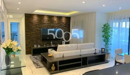 Lindo apartamento mobiliado à venda no Edifício City Parque com 130m2. Com sala 2 ambientes, varanda gourmet com vista para a serra, 2 suítes