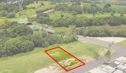 Terreno à venda no condomínio Villas do Golf, com 5492m² de área útil. Excelente lote com ótima topografia, com boa localização no condomínio.