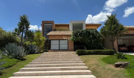 Excelente casa à venda no condomínio Fazenda Vila Real com 751m2 de construção e 3002m2 de terreno em rua sem saída, com calçamento em paralelepípedo