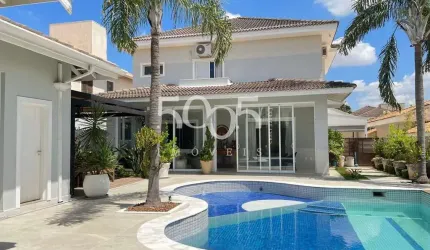 Casa em condomínio sobrado à venda no Condomínio Jardim Theodora, 3 suítes, 399m² de área construída e 600m² de área total