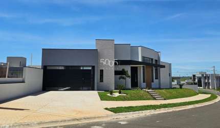 Casa em condomínio térrea à venda no condomínio Lagos D´Icaraí em Salto, 3 dormitórios, terreno de 363m²