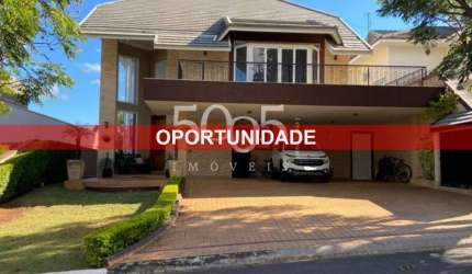 Casa à venda e locação no condomínio Jardim Theodora com 461m² de área construída e 615m² de área total.
