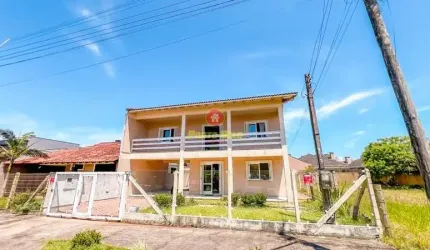 SOBRADO A VENDA E ALUGUEL ANUAL POUCOS METROS DO MAR!
