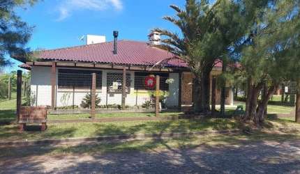 Casa com 4 quartos à venda no Arpoador, Xangri-Lá  por R$ 800.000