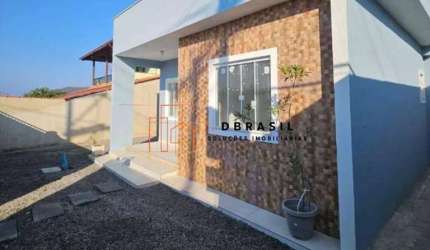Casa Padrão em Jacaroá, Maricá/RJ