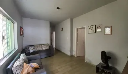 LINDA CASA NO BAIRRO VERMELHA