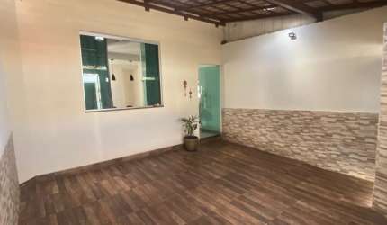 Linda casa baixa no Bairro Cidade Nova, Governador Valadares – MG