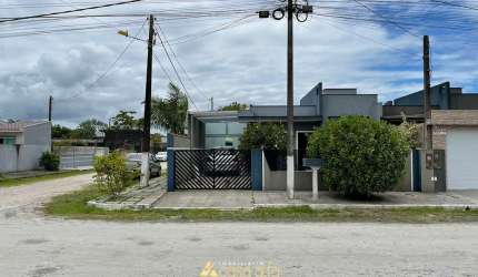 Casa de esquina Pontal do Parana