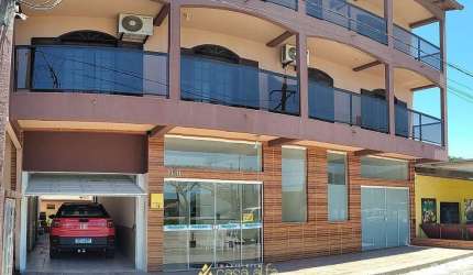 Residencial a venda com 2 apartamentos e cobertura
