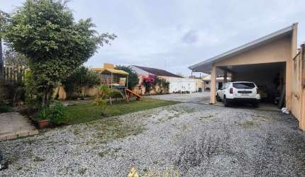 Casa a venda na quadra do Mar em Matinhos