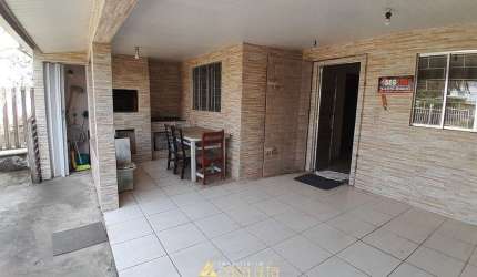 Casa com Piscina à 500m do mar
