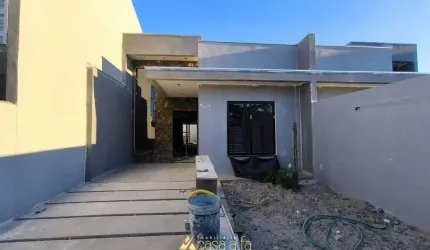Vendo casa nova na praia a 250 metros do Mar
