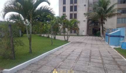 Apartamento na Quadra do Mar em Praia de Leste
