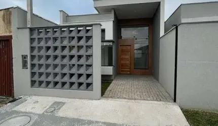 Casa com piscina a venda Paranagua