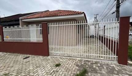 Casa 2 dormitórios para locação em Paranaguá