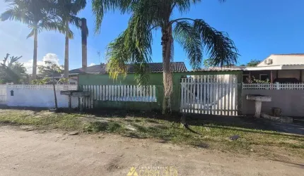 Casa com 3 dormitorios no Litoral do Parana