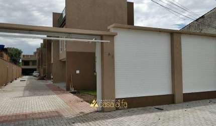 Sobrados no Bairro Oceania em Paranagua