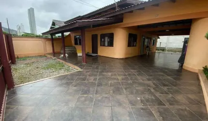 Casa a Venda em Balneário Camboriú!