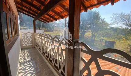 Casa à venda no Resedencial Vila Uniao em Campinas,SP. Com 4 dorms,3 banheiros, 3 vagas de garagem e com piscina.