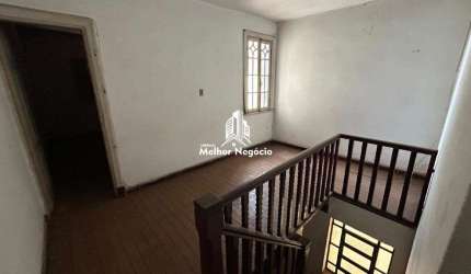 Casa com 03 dormitórios à venda no bairro Centro, Piracicaba - SP