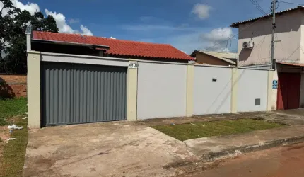 Casa 2 quartos Itapuã