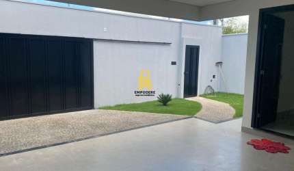 Casa para Venda em Uberlândia, Minas Gerais, 3 dormitórios, 1 suíte, 2 banheiros, 3 vagas