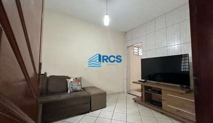 Casa para Venda em Uberlândia, Alto Umuarama, 3 dormitórios, 1 suíte, 2 banheiros, 2 vagas