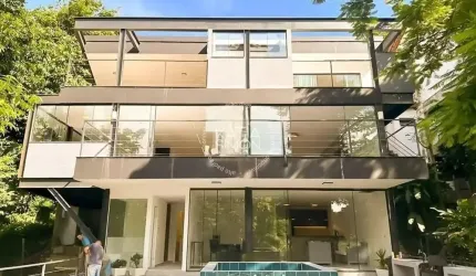 Casa Exclusiva com 5 Suítes à Venda no Jardim de Itanhangá – Conforto e Sofisticação
