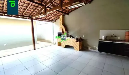 Aluga-se casa no Jardim Barão