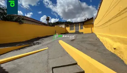 Vende-se edícula na Vila Nicácio