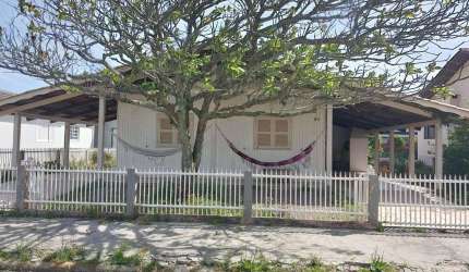 ÓTIMA OPORTUNIDADE CASA  À VENDA EM BALNEÁRIO ARROIO DO SILVA 