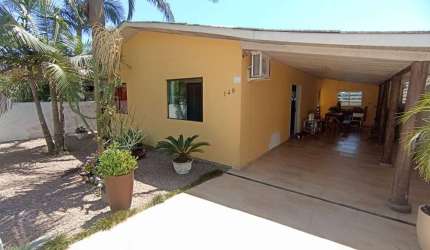 ÓTIMA OPORTUNIDADE CASA  À VENDA EM ARARANGUA 
