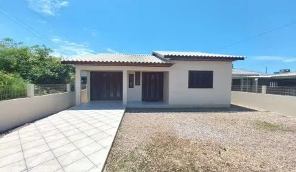 ÓTIMA OPORTUNIDADE CASA  À VENDA EM BALNEÁRIO ARROIO DO SILVA 