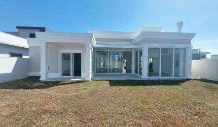 ÓTIMA OPORTUNIDADE CASA  À VENDA EM ARARANGUA 