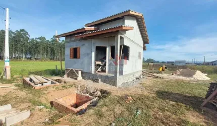 ÓTIMA OPORTUNIDADE CASA  À VENDA EM ARARANGUA 